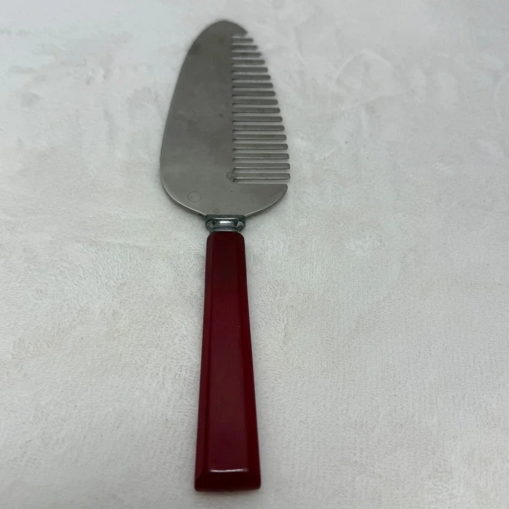 VTG Red Bakelite Handle Cake Pie Cutter Server Comb Edge MCM 9.5